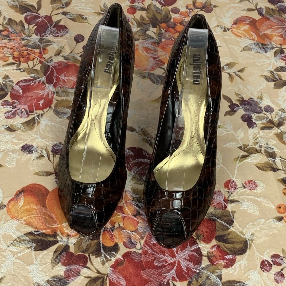 Unlisted Brown high-heeled shoe